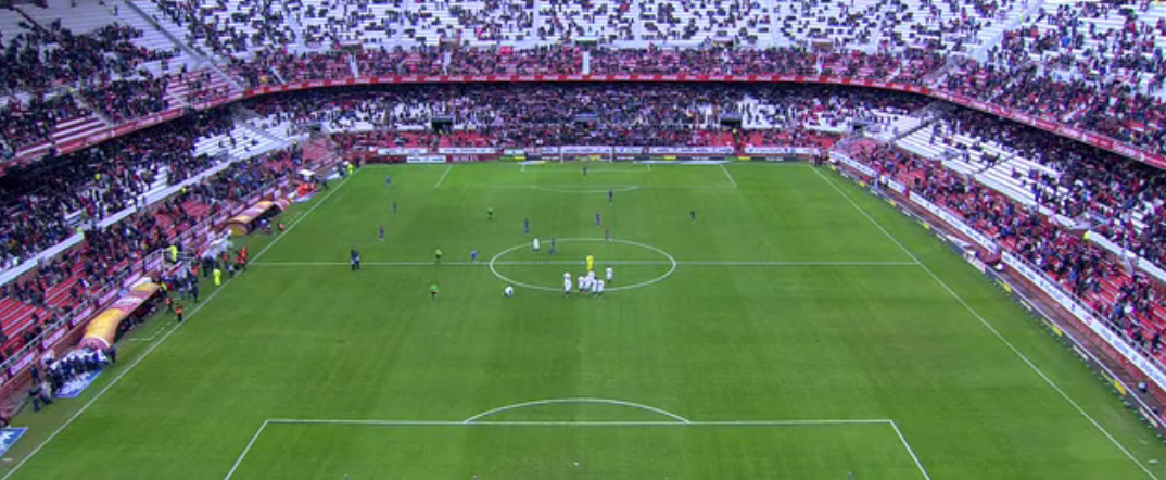 LaLigaenDirecto's tweet photo. Poca gente en el Sánchez Pizjuán, cuando da comienzo el partido Sevilla - Eibar http://t.co/ZaOS4pNbye