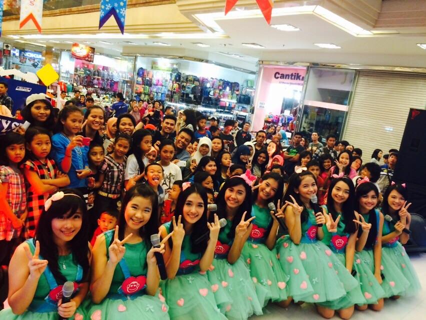 Selfie bareng SupporTeens di Metos hari sabtu kemarin.. Thank you udah dateng yaa :D #latepost
