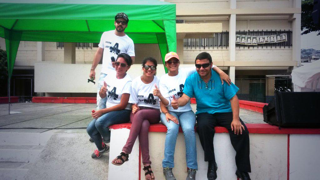 Mara_LPEc's tweet photo. #ListaA la única la verdadera con @GeorgeAlarconA  #Jennifer #David #Briggette  # Emmanuel y #Alfredo http://t.co/Z5MsppDuIS