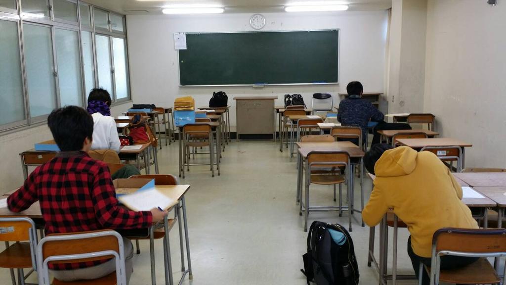 tdjseito's tweet photo. 広報委員長です。

昨日の朝礼時に各HRであしなが募金を実施しました。
また放課後生徒会役員が集まった募金の集計を行いました。

あしなが募金は明日の朝礼時も行われますので、引き続き皆さんのご協力をお願いします。 http://t.co/q89nKvRUbe