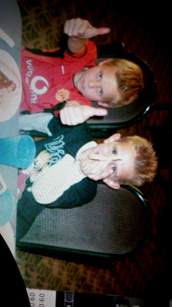 Liverpool fans be like.... <a href="/addz_whitehead/">addzwhitehead</a>