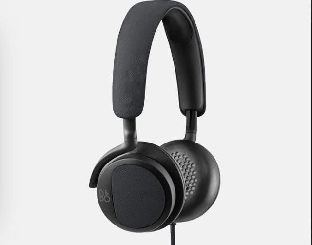 Few more days to go until we announce the <a href="/BangOlufsen/">Bang & Olufsen</a> headphones winner! RT &amp; follow for chance to #WIN 🎄