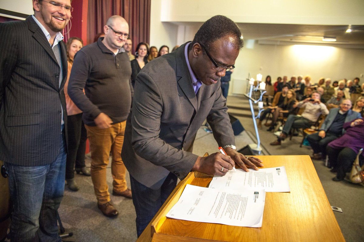 TeenChallengeNL's tweet photo. Vanmorgen is het convenant tussen Teen Challenge en SoZo ondertekend, de geboorte van the Gate Stadskanaal! http://t.co/536etAzh8p