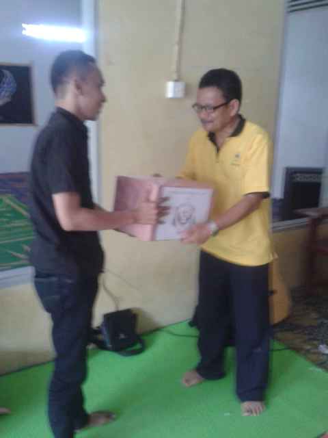 Serah terima bantuan