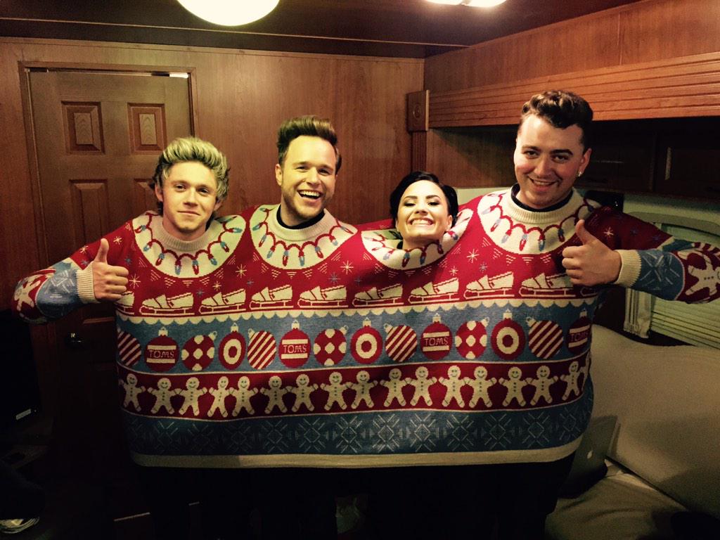 ollymurs's tweet image. Check out this tasty #festive4way @samsmithworld @ddlovato @NiallOfficial 😜😜
