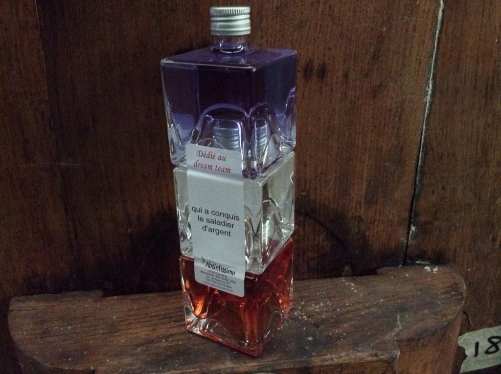 Absintissimo's tweet photo. @stanwawrinka 
ça méritait bien une spéciale.... http://t.co/y8nFjasCJI