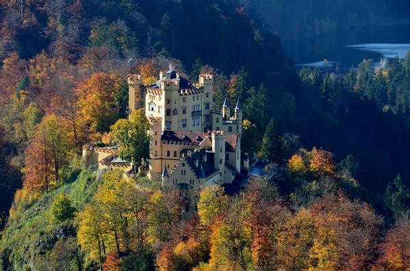 sovirul's tweet photo. Amazing castles from around the world.

Found at: http://t.co/WIOIenQNwo http://t.co/F37J8TWT9Z