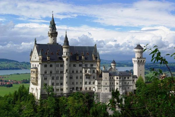 sovirul's tweet photo. Amazing castles from around the world.

Found at: http://t.co/WIOIenQNwo http://t.co/F37J8TWT9Z