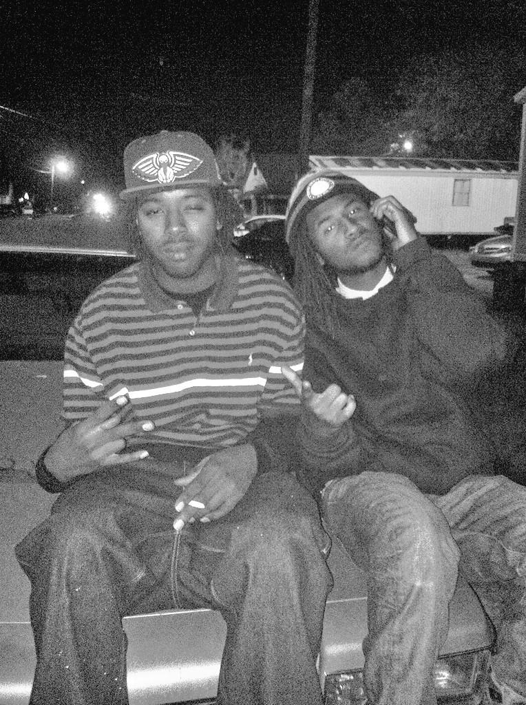 GMB_Hawk's tweet photo. Me An Lil Brudda One Pound#💯 http://t.co/cUXYHtieD0