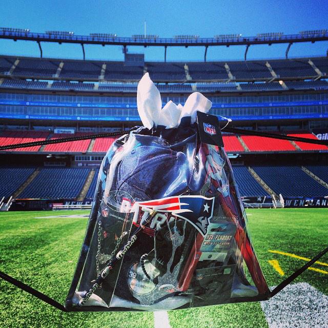 RT this &amp; follow us by 10pm to enter to win a Pats fan pack!

Brush up on the <a href="/NFL/">NFL</a> bag policy: bit.ly/1uk5W92