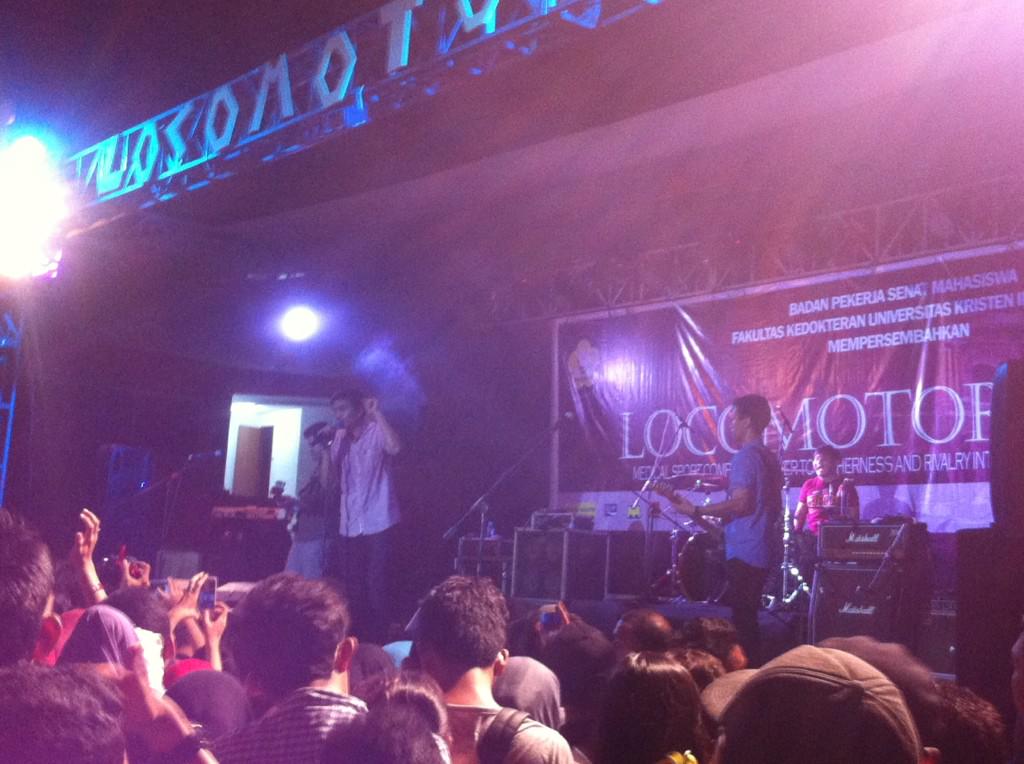 SG_JABODETABEK's tweet photo. now @sheilaon7 - Lapang Dada at @Loco_FKUKI GOR Sumanrti http://t.co/rSkVuDsghy