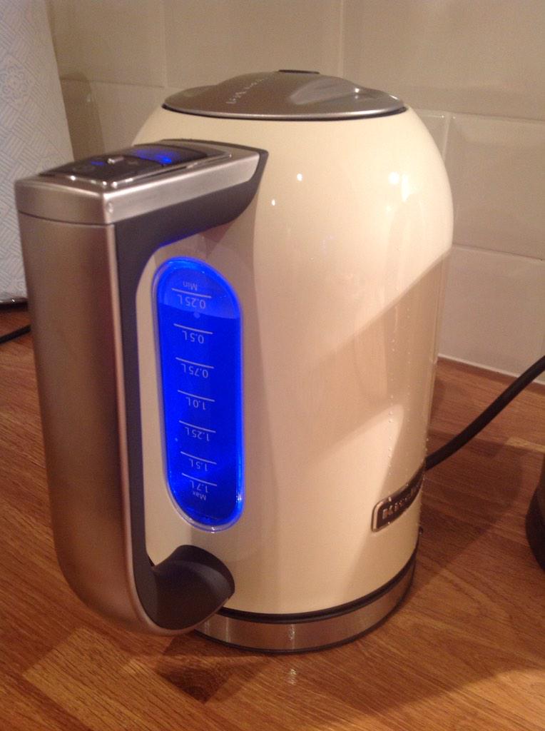 miscibleliquids's tweet image. Thanks @johnlewisretail for replacing faulty @KitchenAidUSA kettle. But, spot the #qualityissue with the replacement!