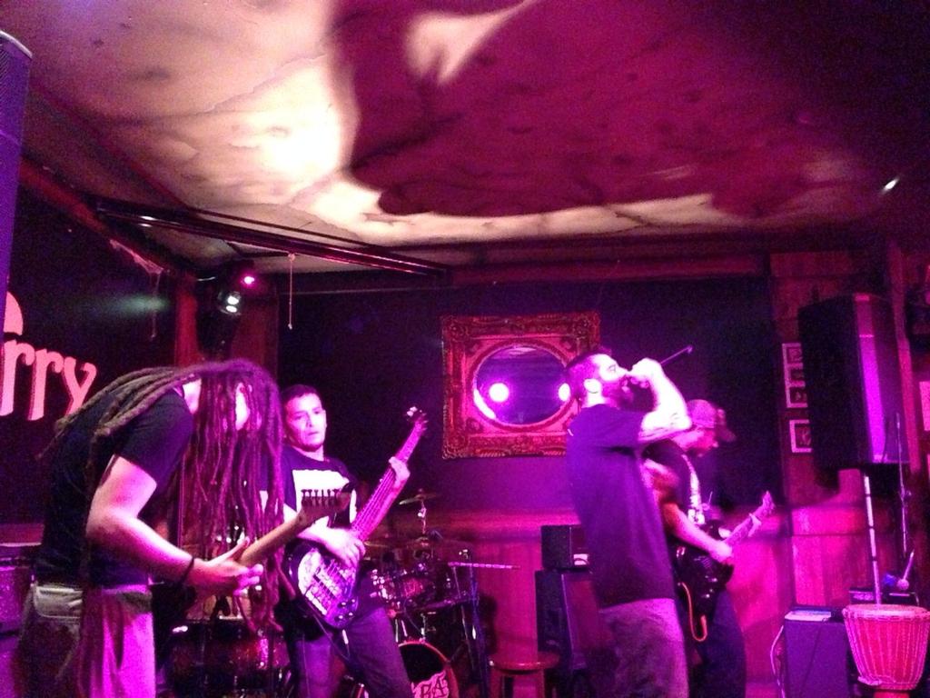 YORUBAmetal's tweet photo. Gran concierto ayer en la @SalaDerry, gracias a todos los que estuvisteis allí, fue un placer!! http://t.co/AL7ocAa1SG