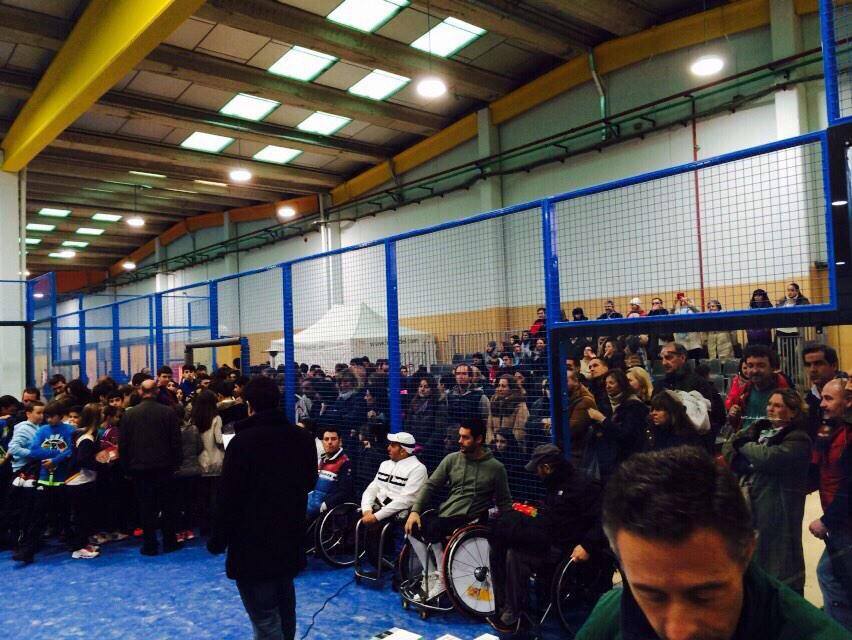 padelon's tweet photo. Gran ambiente en el #MasterFMP2014 de la #FMPadel hoy en @sansetpadel
Enhorabuena @martita_ortega y @AlbaGalan92 !! http://t.co/BfsU15Lg1X