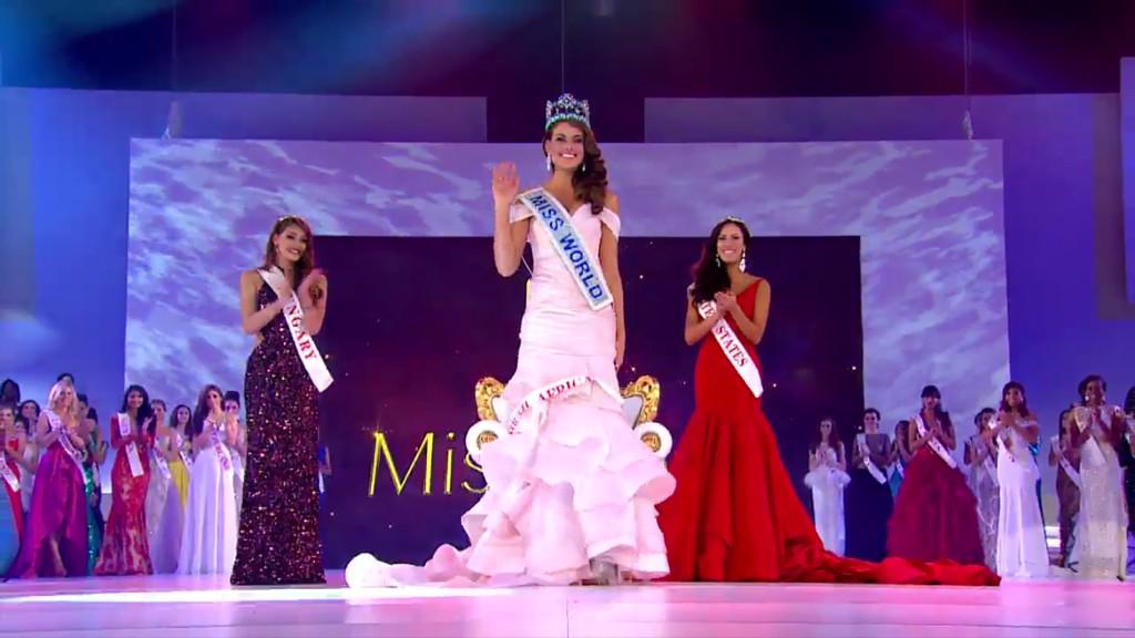 ProudlySA's tweet photo. Congratulations Rolene!!! Crowned @MissWorldLtd -well deserved &amp; SA is so proud of you! @RoleneStrauss @MWSouthAfrica http://t.co/1h9h9KzTq6
