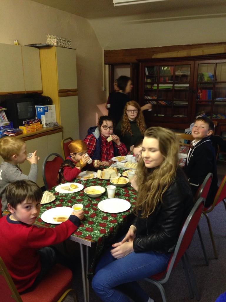 CapelYRhiw's tweet photo. Te bendigedig #diolch i bawb a fu mor brysur yn paratoi http://t.co/mKiNDCxUeG