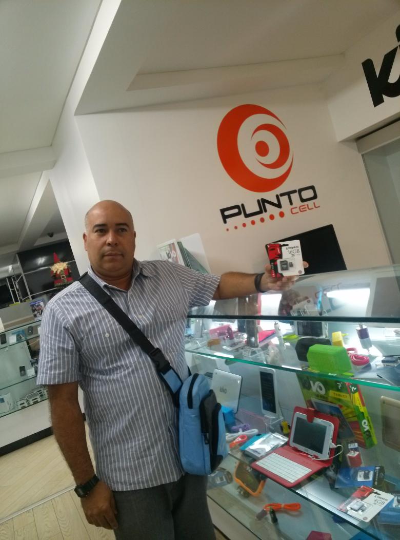 seitrackv's tweet image. "#PremiosTT @DanielDaniel922: @sodadelanoche @gonzalofdec @punto_cell. Gracias por el premio, seguire participando http://t.co/T7aHUBy45k"