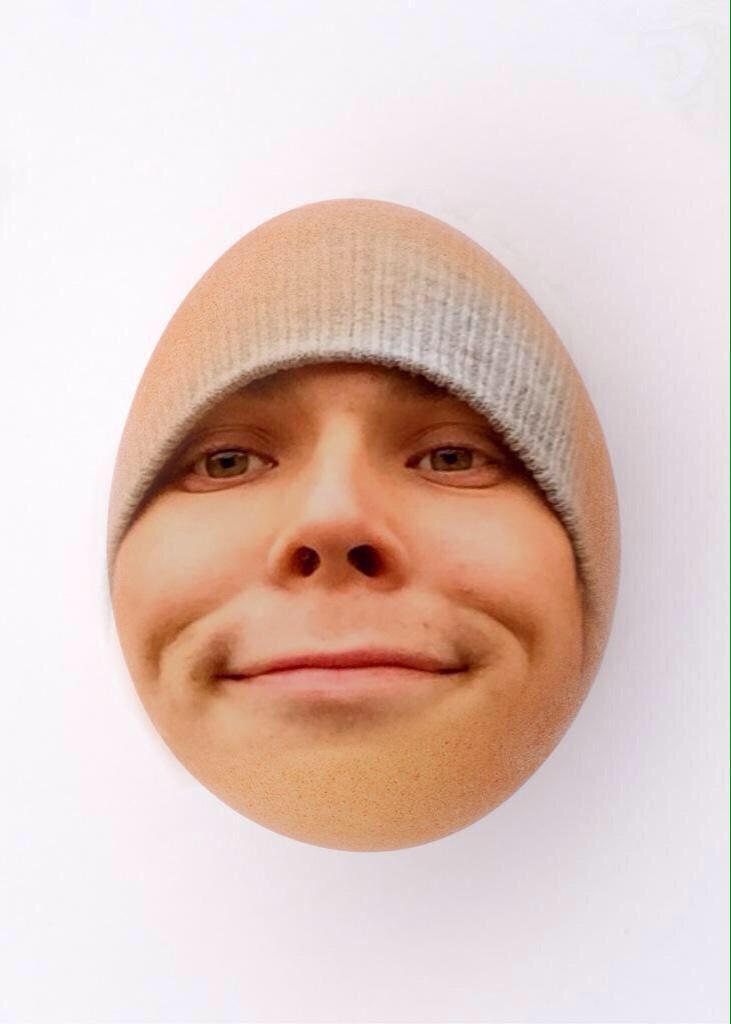 emo_girl_sam's tweet photo. Liam and Ashton are family!! #liamtheegg #ashtonirwegg http://t.co/tNdoOujBXp