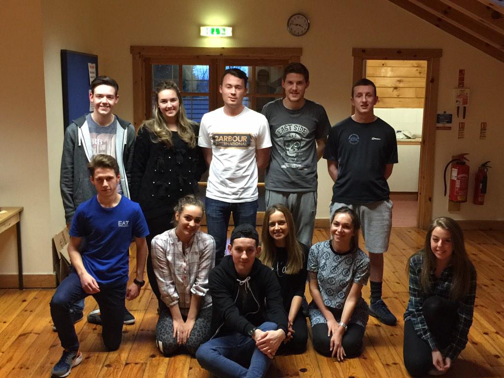 RobynDooleyYA's tweet photo. “@KnowsleyYAs: Only one way to end #kyaresi and thats with a team photo! http://t.co/gKXyWA0TpT” and what a brill team it is 🙌