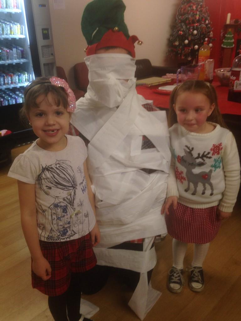 TescoBillingham's tweet photo. Fantastic kids christmas party today @TescoBillingham! Plenty of treats, games and dancing to be had!🎅🎄🎁 http://t.co/uneIIhUwLS