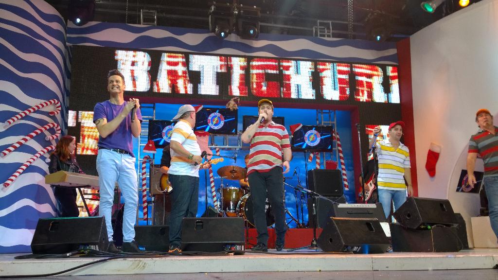 SinCodificarTV's tweet photo. Yo escuchó al Axel @AxelOficial #Batichurros #PeligroSinCodificar #AxelEnPSC http://t.co/7obECPJpIA