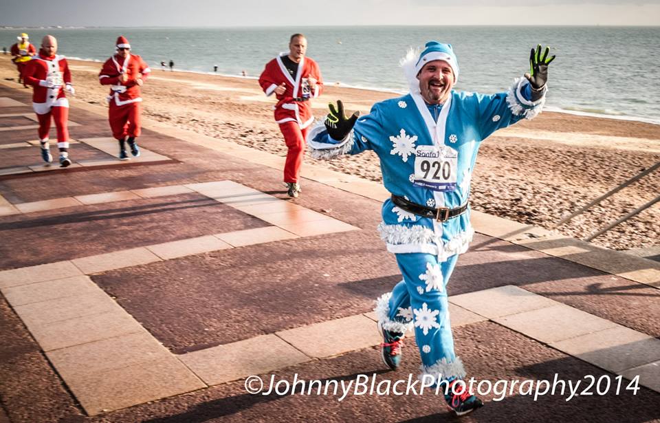 LoveSouthseaUK's tweet photo. Some great snaps of the #SantaFunRun in Southsea today by @JBPh0t0graphy! See the full album: https://t.co/qNeHuN7BQw http://t.co/ciy2FTOA2S
