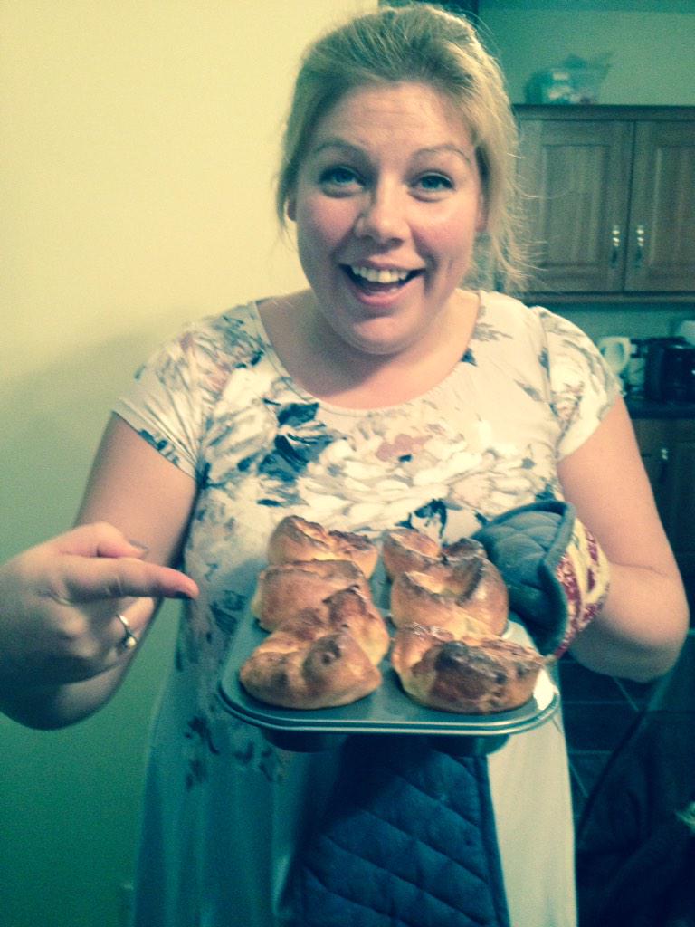 ashleylinsley's tweet photo. Home made Yorkshire puddings, thanks @jamieoliver http://t.co/WpTVvpCPj2