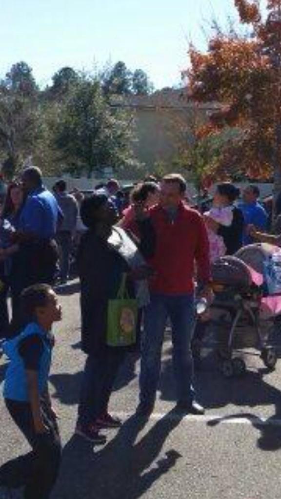 Great event hosted by .@raulMAMBOSjax in support of Community connections. Thanks for having me. #ilovejax