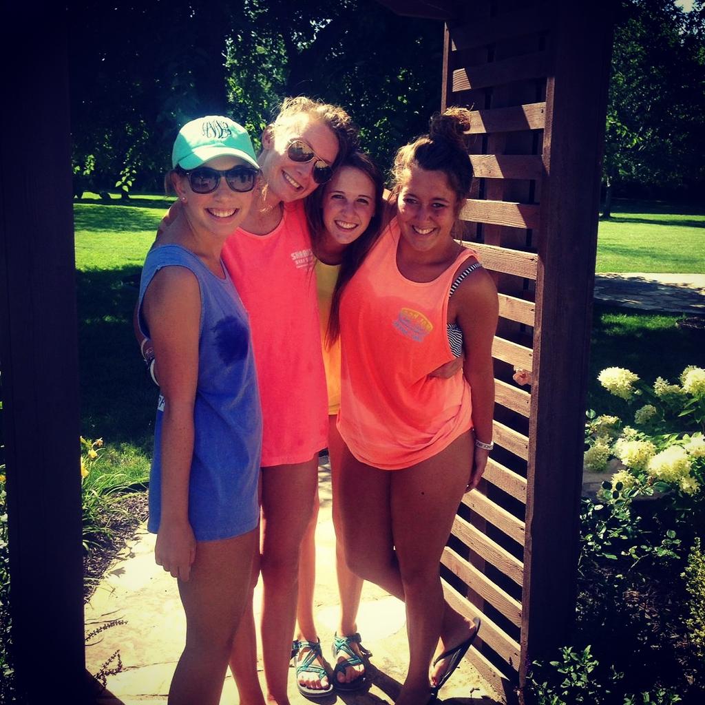 MaddieJewett's tweet photo. INFINITELY excited to be back in the joco bubble with these loves for a month http://t.co/PK8S8kwIT3