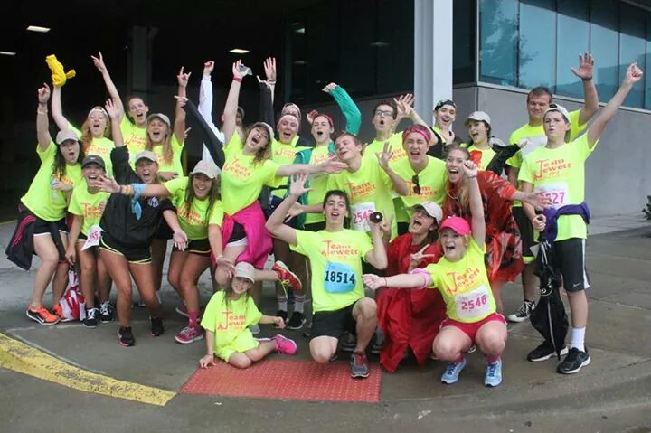 MaddieJewett's tweet photo. INFINITELY excited to be back in the joco bubble with these loves for a month http://t.co/PK8S8kwIT3