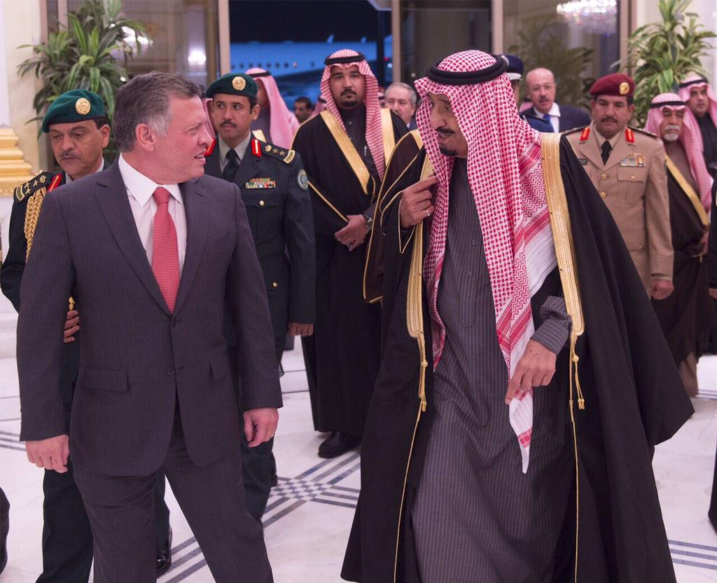 الأمير سلمان يستقبل ملك الأردن، الملك عبدالله بن الحسين، بمطار قاعدة الرياض الجوية.
