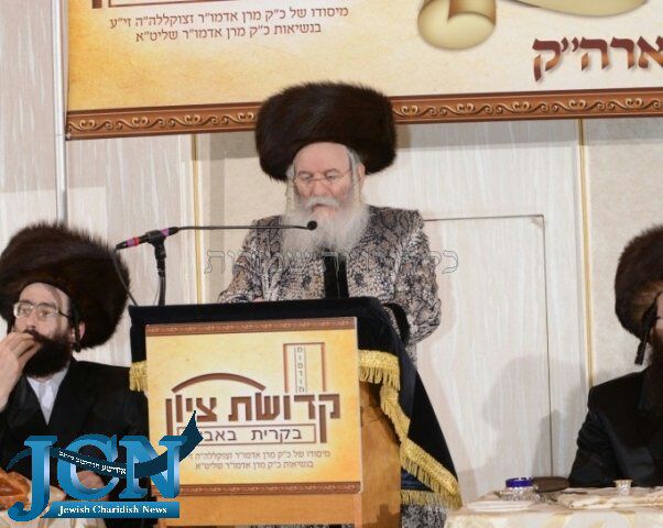 KIeinaNar's tweet photo. @Bpchosid @AhBlickLive איך מיין אז די רב איז נישט געגאנגען מיט א  שווארצע כאלאט די דרשה מיז זיין איינער אנדערש http://t.co/dfVD5QIsVE