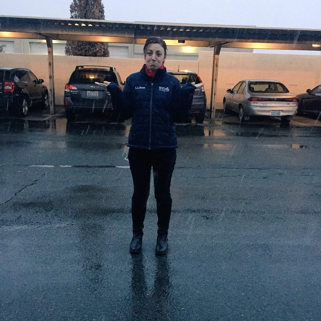 Domdipietro14's tweet photo. It's a sad day in the newsroom when you don't forecast snow. #poormadison #shestillrocks @MadNews90 http://t.co/5e8g74Zl9i