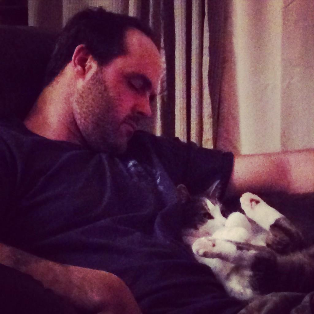 cdtellier's tweet photo. The cat is watching tv...the hub? Not so much. #love #sleepingbeauty #bigbadhunters #chillnightathome http://t.co/YNuYdc43SE