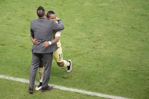 redes_TUDN's tweet photo. Esta es la #FinalTDN 

América 1-0 Tigres 
  (Global 1-1)

¿Habrá campeón en tiempo regular?

¿Habrá tiempos extra? http://t.co/3uOMMErICU