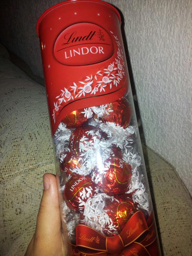 mer_rofe's tweet photo. llegar al piso....y encontrarme este regalito de mi guadalete!!! si esque hay que quererlo!!! Gracias @manurevi95 http://t.co/UGEExICzN2