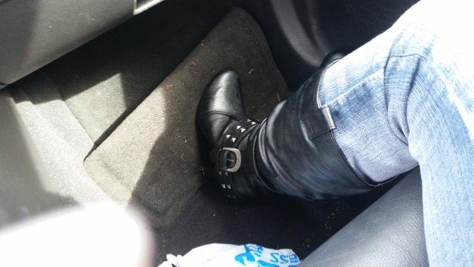 Haha new boots :) http://t.co/BRqi3mlCEg<a href="/tag/howyouswivel"class="tags"><span>#howyouswivel</span></a>
