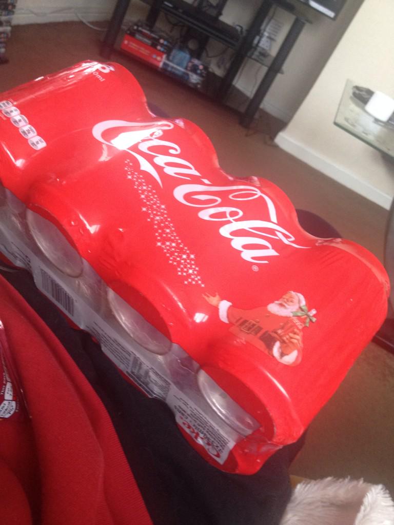 Aaron02193719's tweet photo. Watching X factor and drinking Coke http://t.co/8X3vY9Jiot