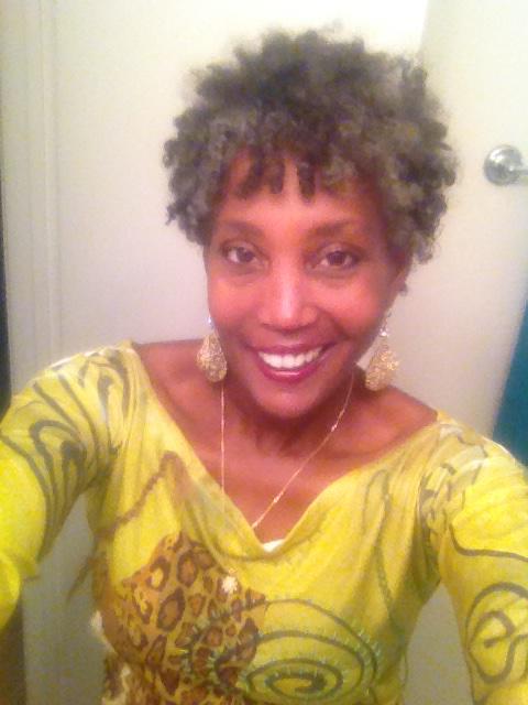 BlackGirlsSwing's tweet photo. my #SundaySelfie #SundayFunday #naturalhair #TeamNatural #DFWnaturals #Nappiology #golfie #shelovesgolf #golfgurl http://t.co/aM2a9ugGlK