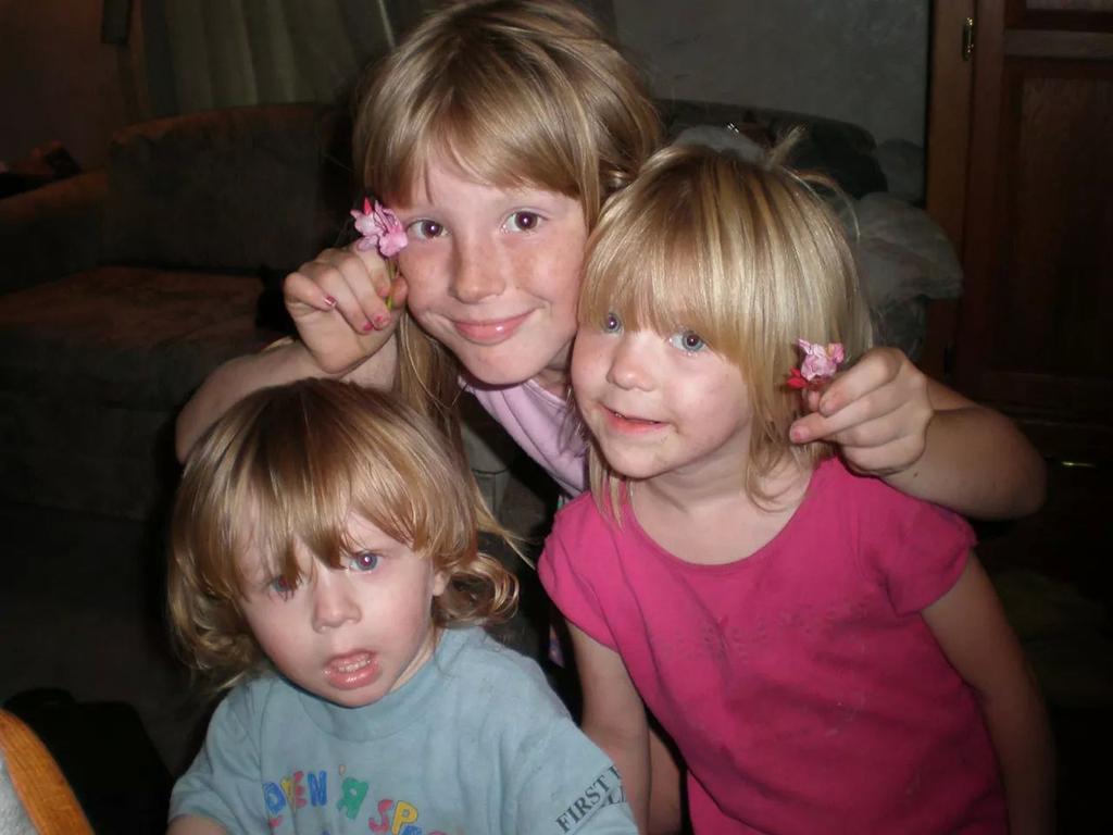 CakeCcake's tweet image. My family