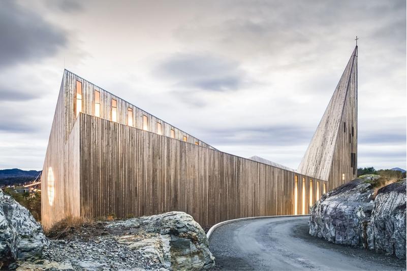 arquitect_viva's tweet photo. Iglesia de madera en Knarvik (Noruega) 
Reiulf Ramstad Arkitekter.
http://t.co/4LJVUBagQn http://t.co/37BRAtjL8g