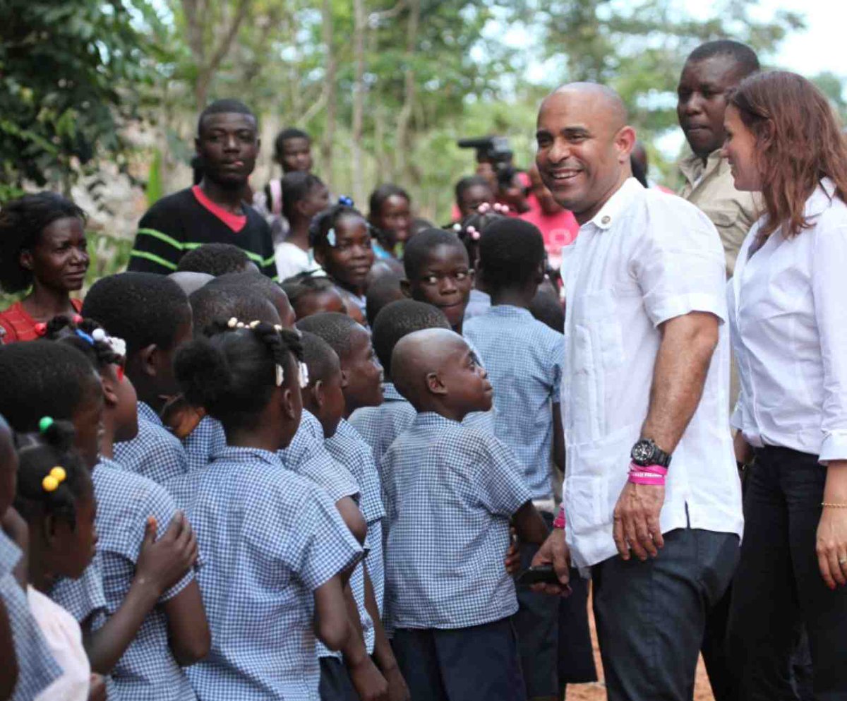 Je remercie ceux et celles qui m’ont accompagné chaque jour et qui ont cru avec moi en un avenir meilleur.
#Haïti