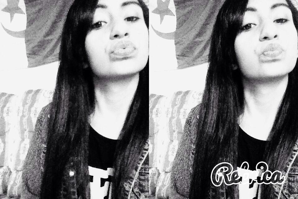 F2A_Luux's tweet photo. Algeriennement fière #Algerie #AlgerieBoss #algerienne #Mostaganem #Oran #Temouchent✌️🙊 http://t.co/ACIIXOguuz