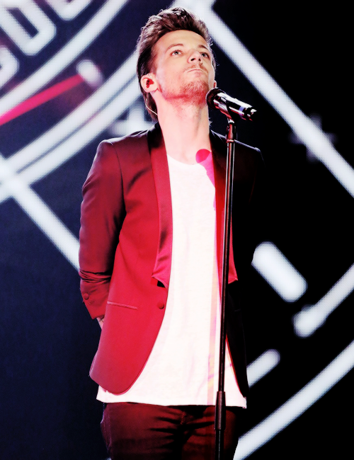 WhyLarryIsReal's tweet photo. I'm really god thanks x http://t.co/lQB2bWbDfL