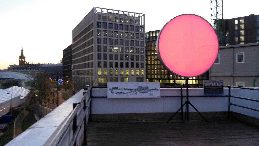 FlemingJulia's tweet photo. @kingscrossN1C @KimColeman 
Hey Kim! Love Winter Suns and the Winter Sun Bar, mulled wine is delish! Lovely2meet yu http://t.co/wht7zuxTJ4