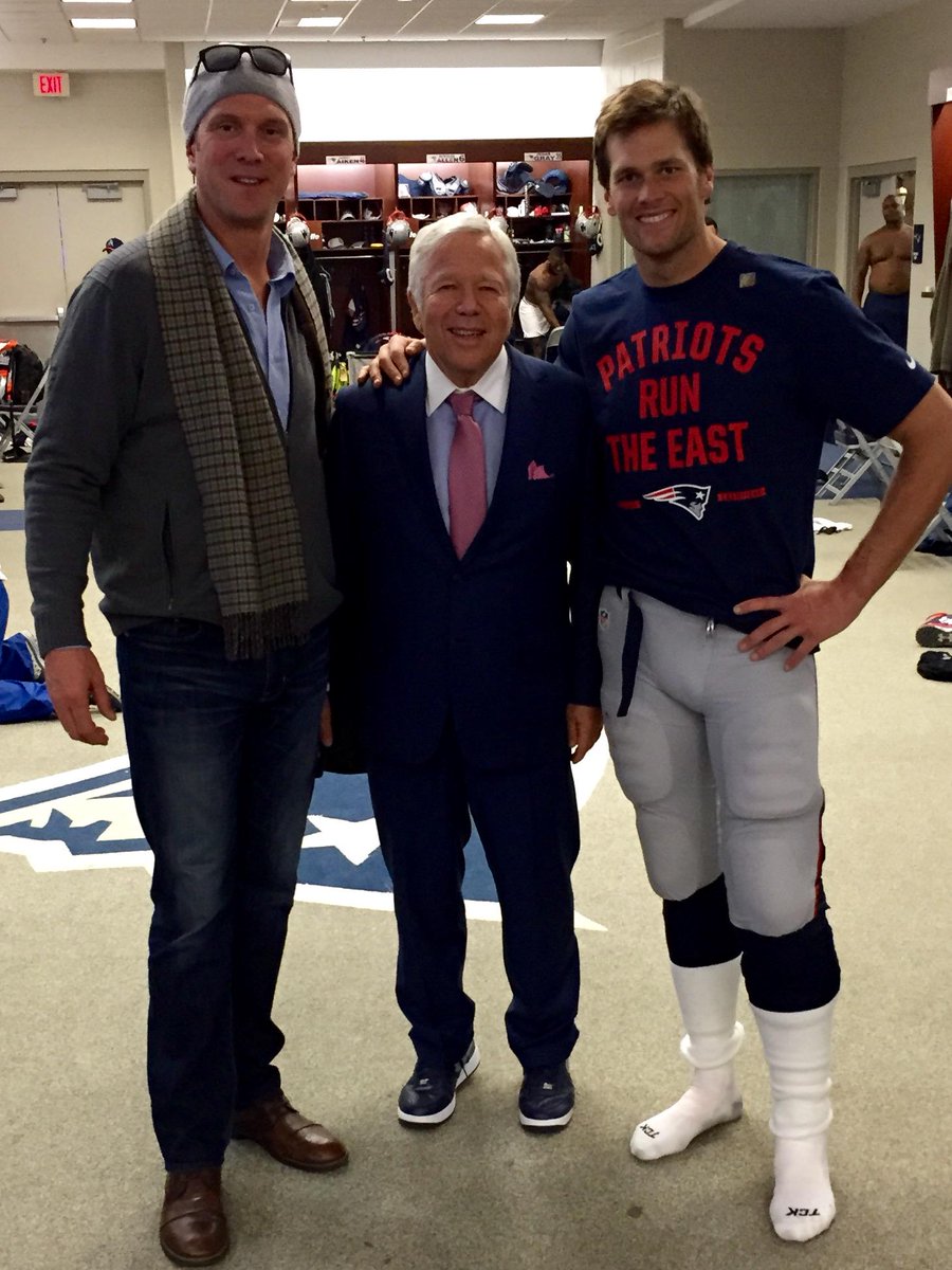 New England Patriots On Twitter Tom Brady Robert Kraft Celebrate The Afc East Championship W Drewbledsoe In The Patriots Locker Room Http T Co Cvteamugst