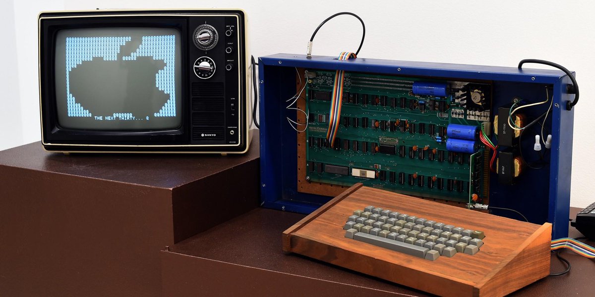 This Apple computer that Steve Jobs sold out of his parents' garage went for $365,000 huff.to/1zYyjbl
