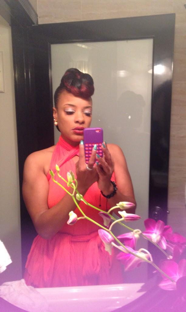 WHATZHOTANDNOT's tweet photo. Pose for the camera now!!!! Wherever I go,their I will be!!! #MiamiTonight http://t.co/BETlJHpZVk #WhatzHot http://t.co/uPkRFP4Hvt