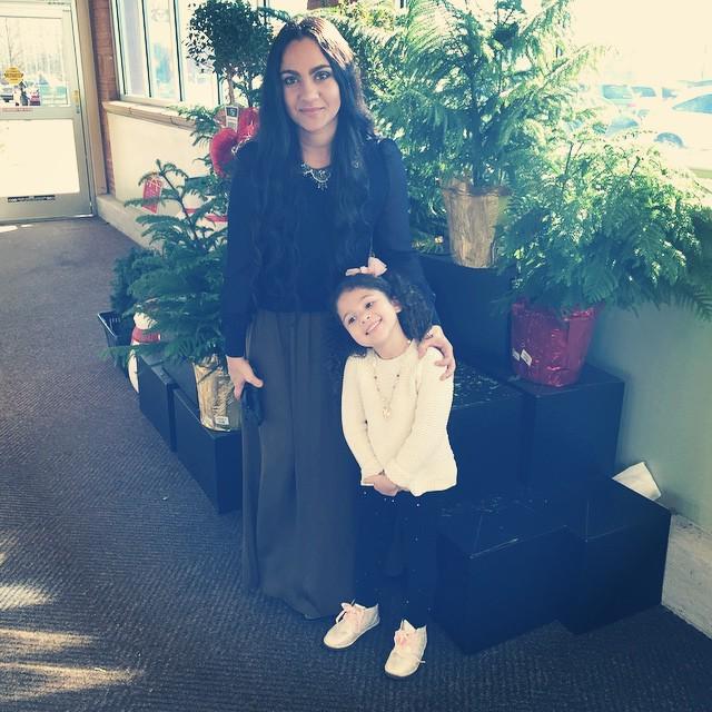 RealRedimi2's tweet photo. Mis amores al salir de la iglesia... @dalizacont y @samanthakater2 @casavida #3togetherforever http://t.co/mrYzR1JkP2