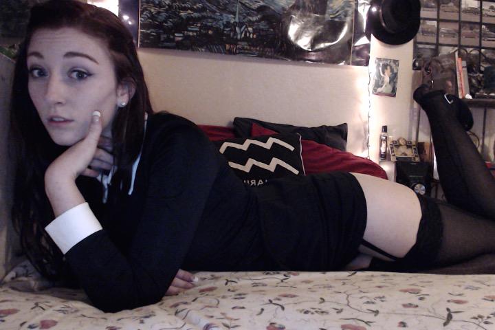 3 pic. See you on @chaturbate at 8 est time, Get ready for a cumshow #camgirl #sexytime http://t.co/01VweHEdUF